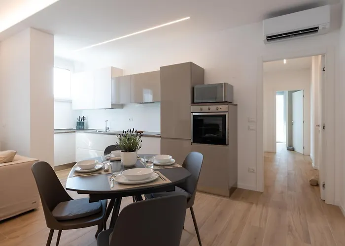 Elegance * פסקיארה דל גארדה