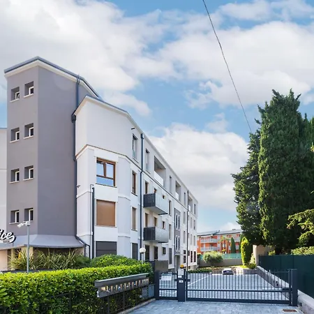 Elegance 페스키에라델가르다