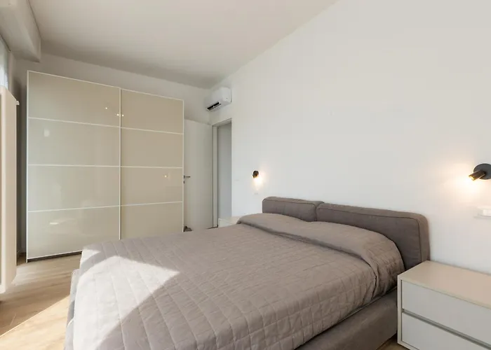 Elegance Apartment *